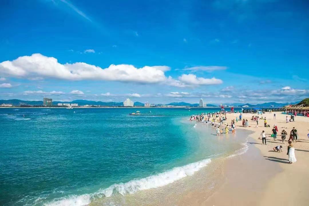 海南地理、经济与文化发展的综合探究